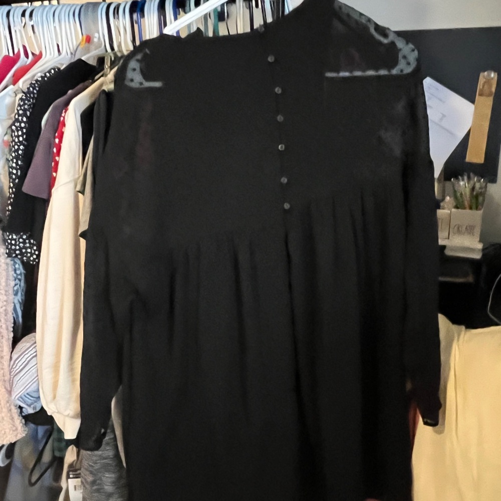 Women’s Zara embroidered top black with flowers size S